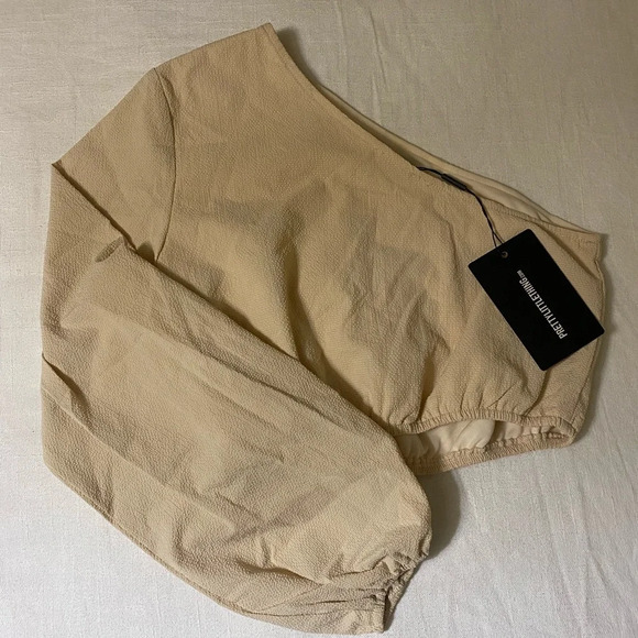 Pretty Little Thing Stone Textured Woven One Shoulder Crop Top - Picture 5 of 6